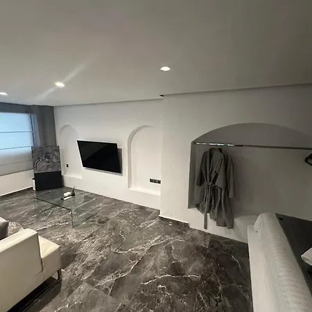 Minimal Cycladic & Patio Θεσσαλονίκη