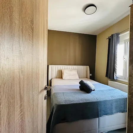 Minimal Cycladic & Patio Апартамент